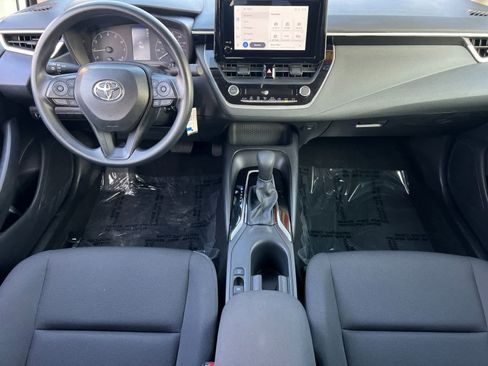 Used 2025 Toyota Corolla LE image 3