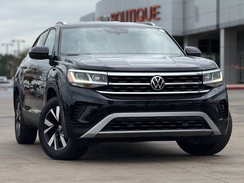 Used 2023 Volkswagen Atlas Cross Sport SE image 3