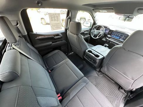 Used 2024 Chevrolet Silverado 1500 LT Trail Boss w/ Convenience Package II AWD/4WD image 25