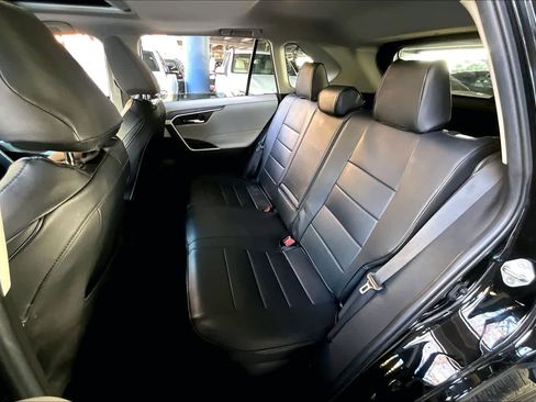Used 2022 Toyota RAV4 XLE image 19