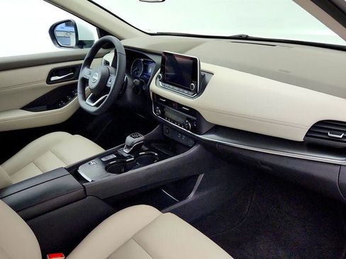 Used 2024 Nissan Rogue SV w/ SV Premium Package FWD image 24