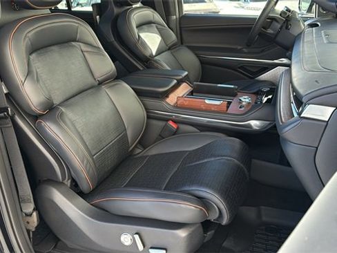 New 2025 Lincoln Navigator L Black Label image 10