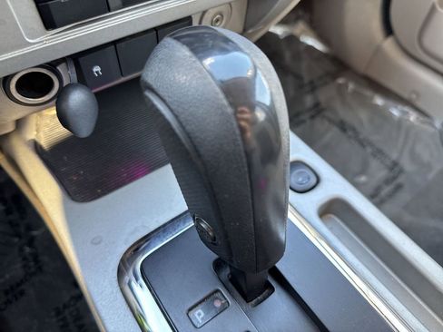 Used 2008 Ford Escape XLT image 17