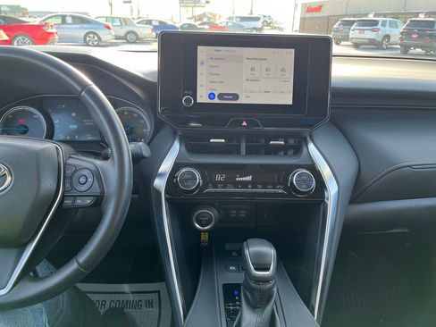 Used 2023 Toyota Venza LE image 22