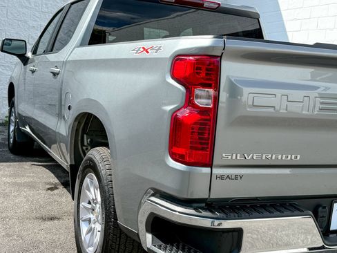 Used 2026 Chevrolet Silverado 1500 LT AWD/4WD image 9