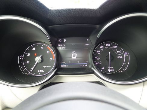 Used 2019 Alfa Romeo Stelvio RWD image 33