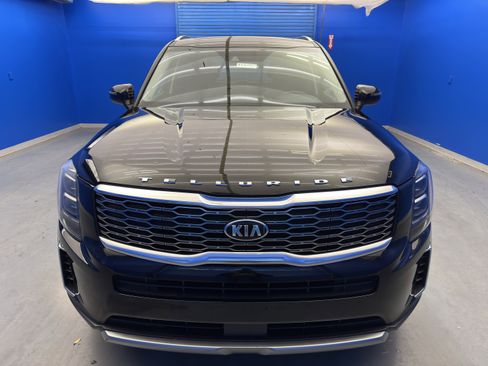 Used 2021 Kia Telluride EX w/ EX Premium Package image 3