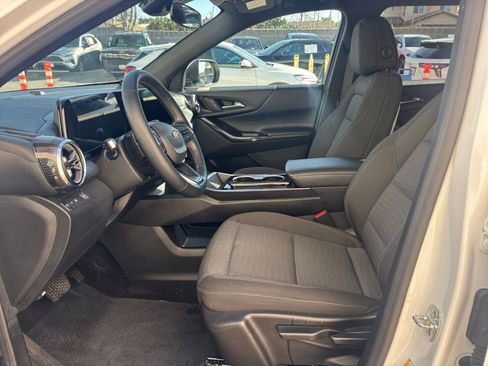 Used 2025 Chevrolet Equinox LT image 27