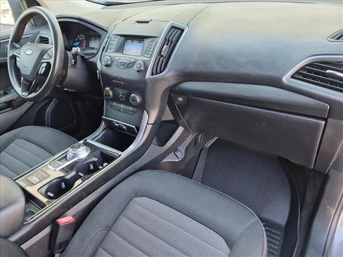 Used 2019 Ford Edge SE FWD image 20