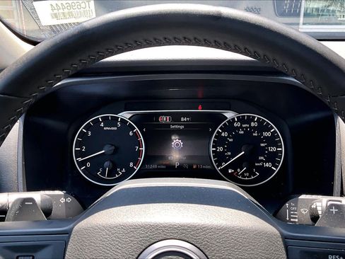 Certified 2026 Nissan Rogue SV FWD image 26