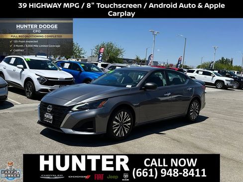 Used 2024 Nissan Altima 2.5 SV FWD image 2