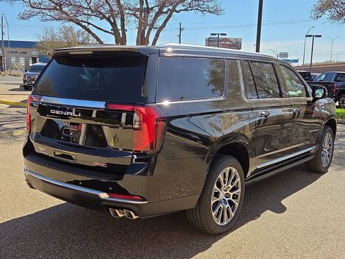 New 2026 GMC Yukon XL Denali w/ Denali Reserve Package image 4