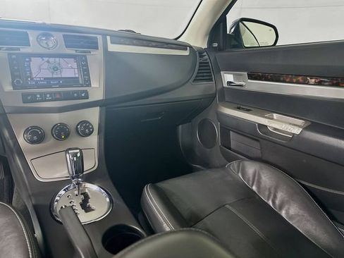 Used 2010 Chrysler Sebring Limited image 23