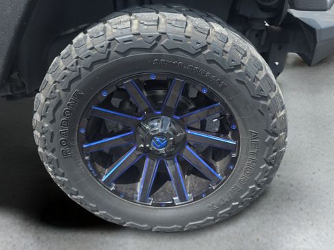 Used 2015 Jeep Wrangler Unlimited Sport w/ Quick Order Package 24S AWD/4WD image 9