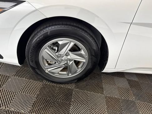 Used 2026 Hyundai Elantra SE FWD image 33