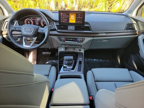 Certified 2025 Audi Q5 2.0T Premium Plus image 12