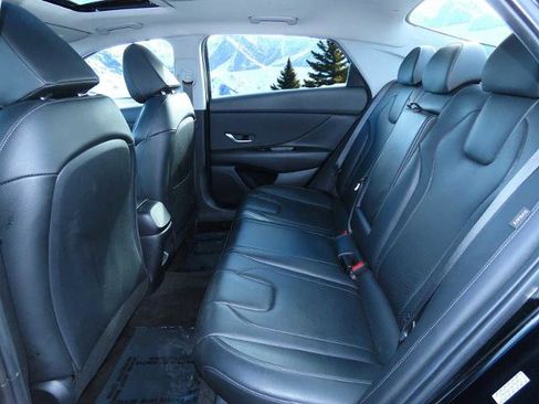 Used 2024 Hyundai Elantra Limited image 18