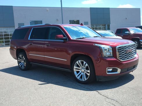 Used 2019 GMC Yukon XL Denali w/ Denali Ultimate Package AWD/4WD image 2