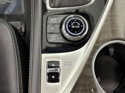 Used 2017 INFINITI Q60 w/ Premium Package image 24