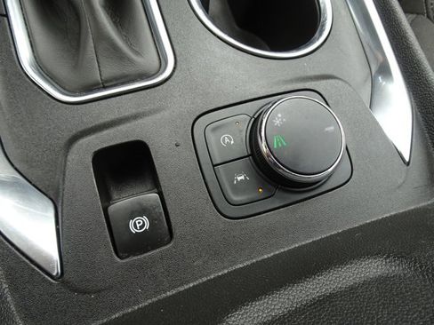 Certified 2022 Chevrolet Traverse LT image 15