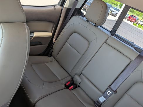 Used 2016 GMC Canyon SLT AWD/4WD image 12