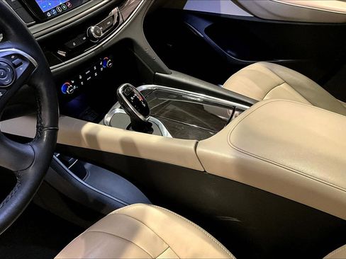 Used 2020 Buick Enclave Premium w/ Sun and Sites Package image 17