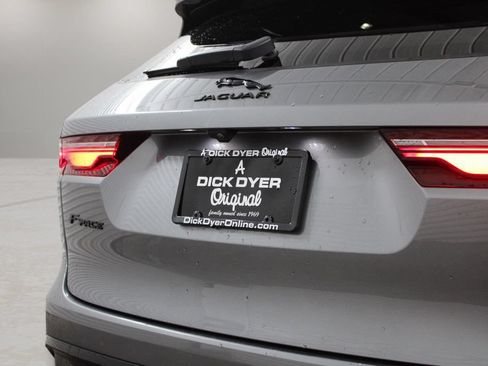 Used 2022 Jaguar F-PACE S AWD/4WD image 32
