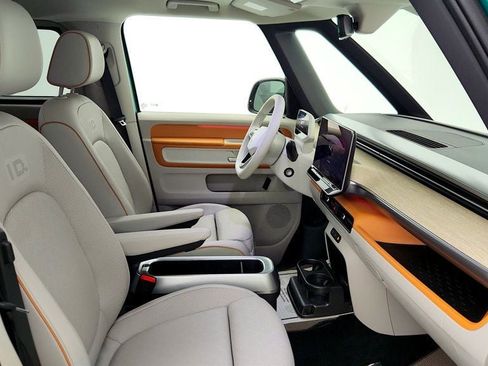 Used 2025 Volkswagen ID. Buzz 1st Edition RWD image 30