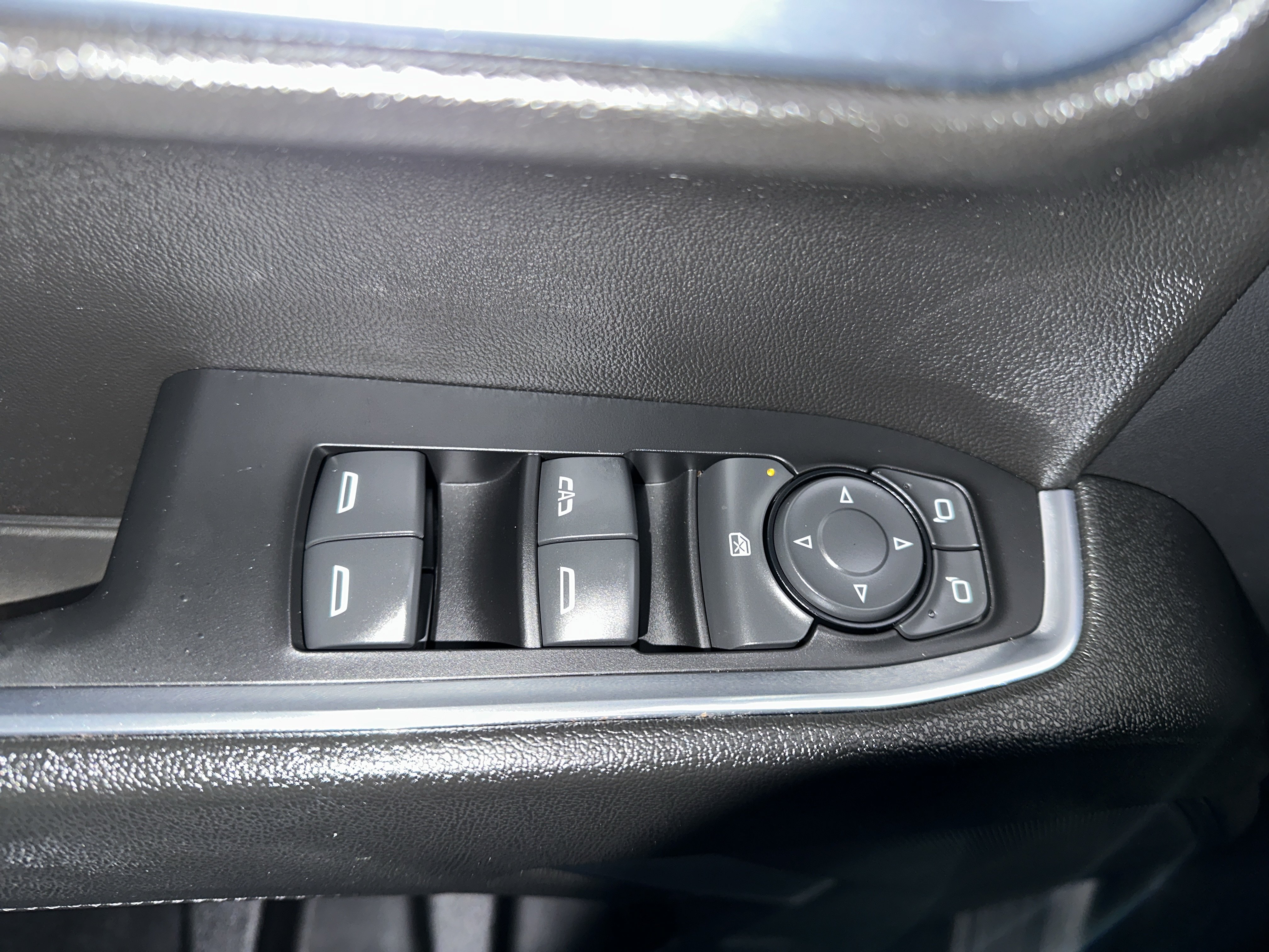 Used 2024 Chevrolet Silverado 1500 LT AWD/4WD image 19