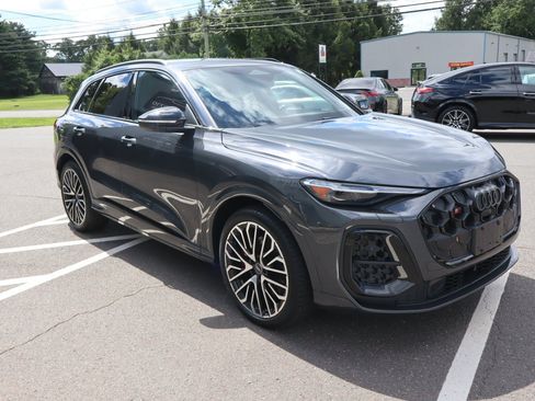 Used 2025 Audi SQ5 Premium Plus AWD/4WD image 4