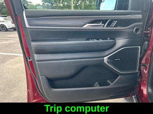 Used 2023 Jeep Wagoneer Series III w/ Preferred Equipment Group image 37