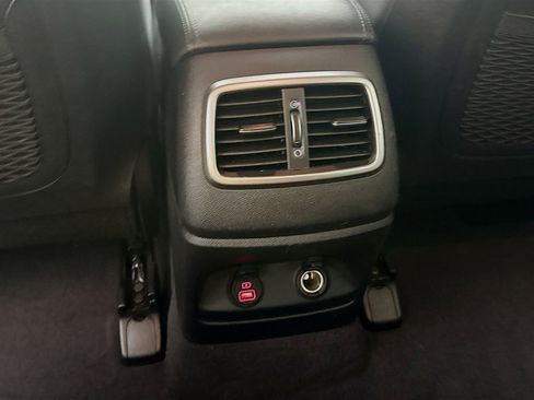 Used 2019 Kia Sorento LX image 28