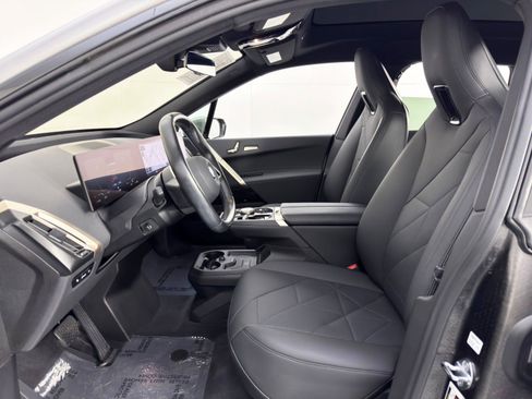 Used 2022 BMW iX xDrive50 w/ Premium Package image 16