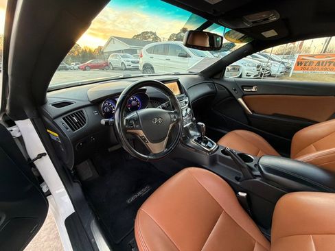 Used 2013 Hyundai Genesis 3.8 image 21