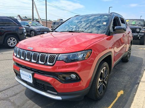 Used 2023 Jeep Compass Limited AWD/4WD image 4