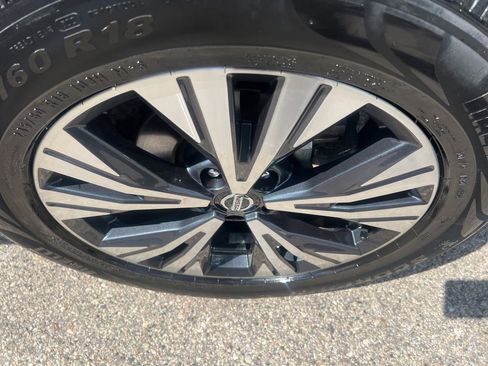 Used 2021 Nissan Rogue SV image 38