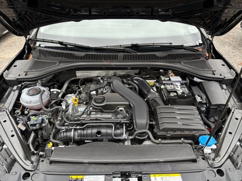 Used 2025 Volkswagen Jetta SE image 32