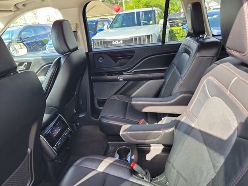 Used 2024 Lincoln Aviator Reserve AWD/4WD image 28