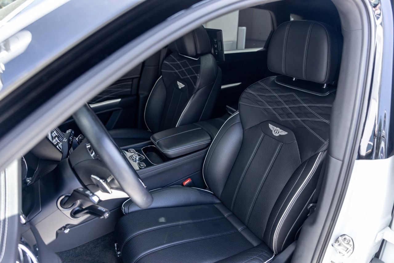 Certified 2023 Bentley Bentayga Extended Wheelbase AWD/4WD image 22