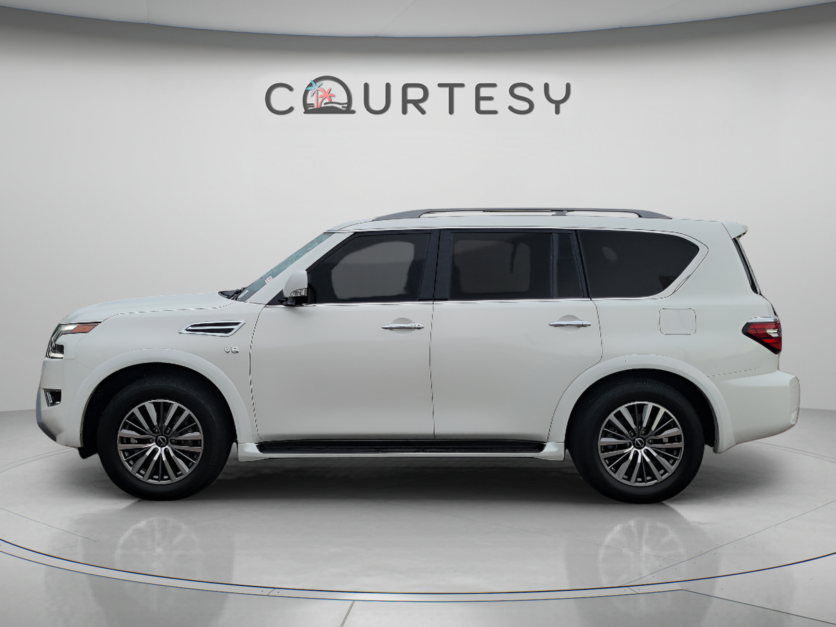Used 2021 Nissan Armada SL w/ Captain's Chairs Package RWD image 2