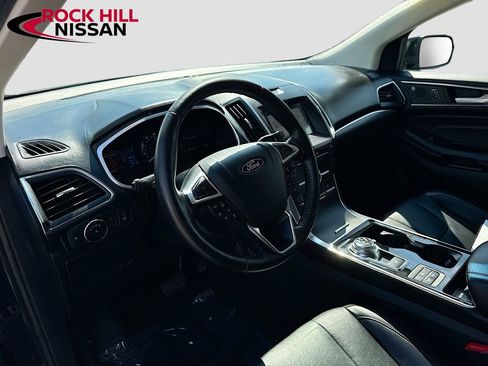 Used 2019 Ford Edge Titanium w/ Equipment Group 301A image 9