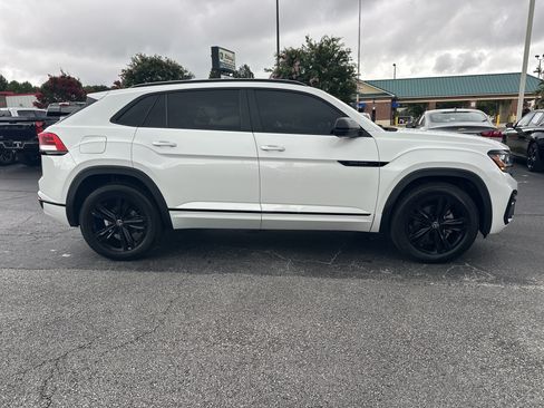 Used 2023 Volkswagen Atlas Cross Sport SEL R-Line AWD/4WD image 9