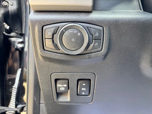 Used 2019 Ford F150 Lariat w/ Trailer Tow Package AWD/4WD image 15