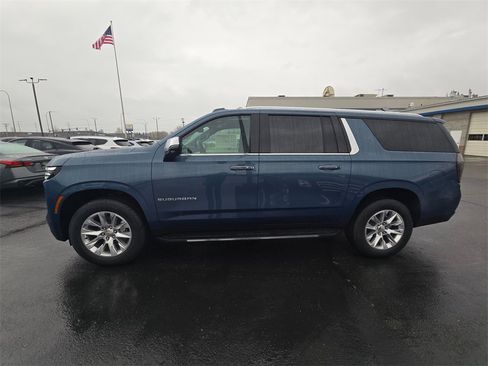 New 2025 Chevrolet Suburban Premier w/ Sun And Tow Package image 8