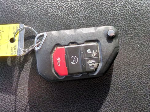 Certified 2023 Jeep Gladiator Rubicon w/ Cold Weather Group image 34