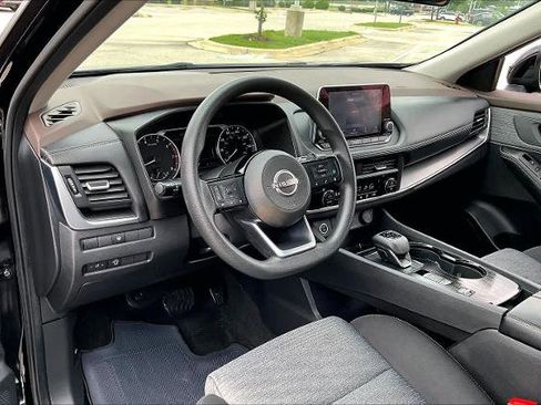 Certified 2023 Nissan Rogue SV FWD image 18