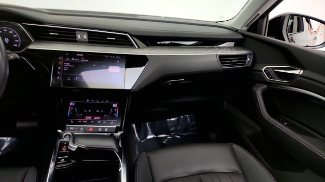 Used 2024 Audi Q8 e-tron Premium AWD/4WD image 52