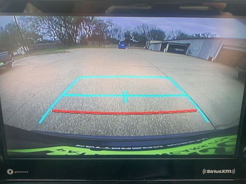 Used 2021 Toyota C-HR XLE image 5