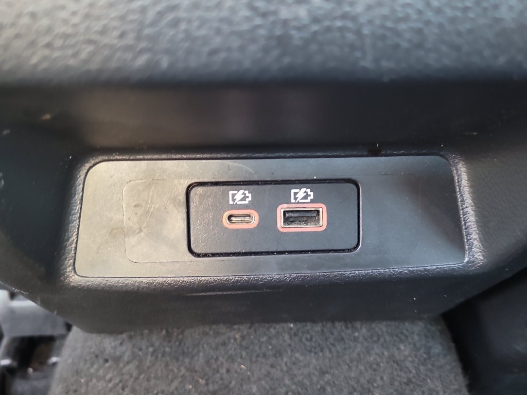 Used 2025 Nissan Altima 2.5 SV FWD image 14