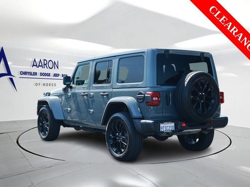 Used 2025 Jeep Wrangler Unlimited Sahara w/ Safety Group AWD/4WD image 2